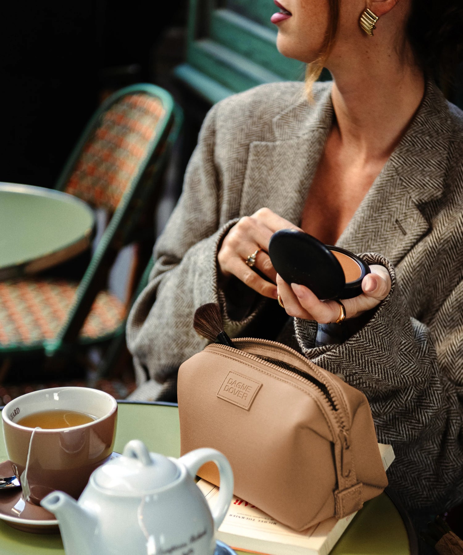 Hunter Toiletry Bag in Camel, Large